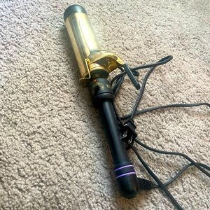 Hot tools hair curling wand. 2’ barrel
